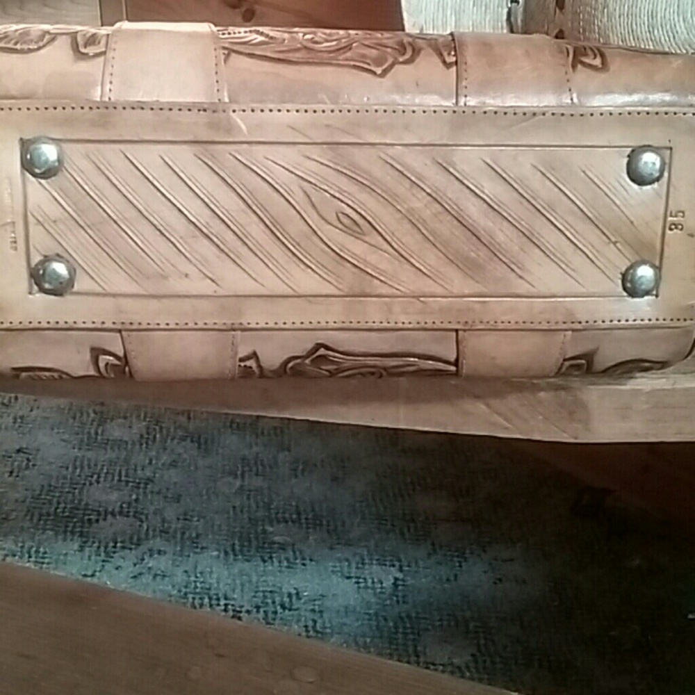 Vintage hand tooled leather purse - Picture 3 of 8